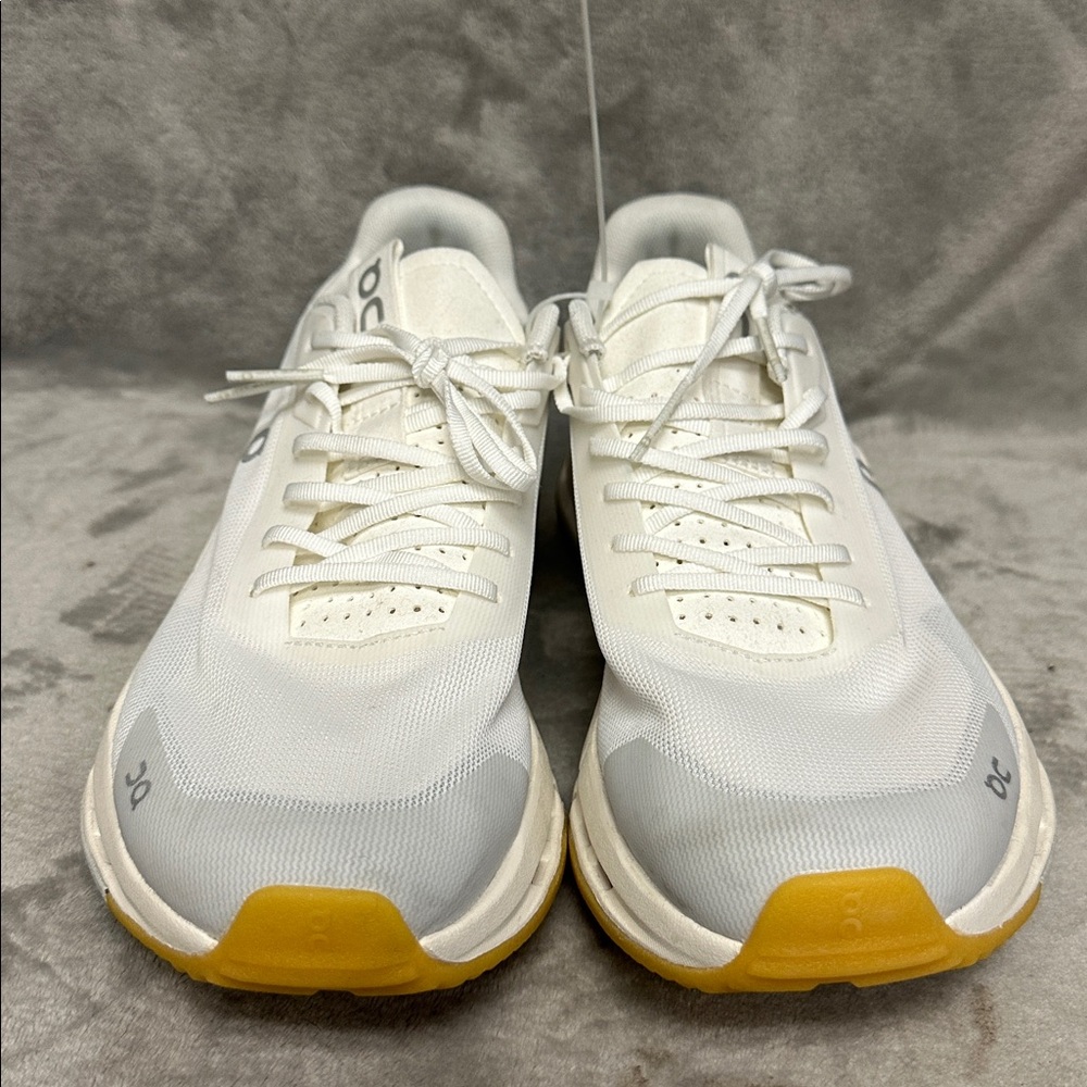 ON White Cloudnova 2 Sneakers Size 8 - Picture 3 of 9